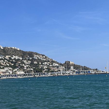 Apartamento Castell Joncar,30 M de la playa, 1era linea de mar, vista al mar Rosas Exterior foto