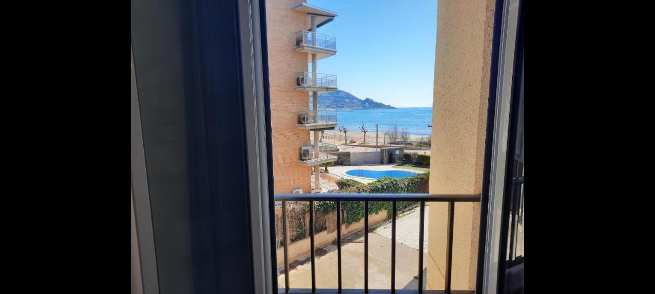 Apartamento Castell Joncar,30 M de la playa, 1era linea de mar, vista al mar Rosas Exterior foto